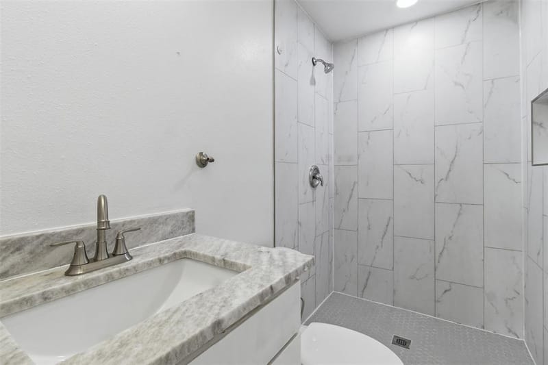 2942 Townsend Drive, Dallas TX 75229 - Photo 10