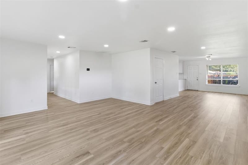 2942 Townsend Drive, Dallas TX 75229 - Photo 14