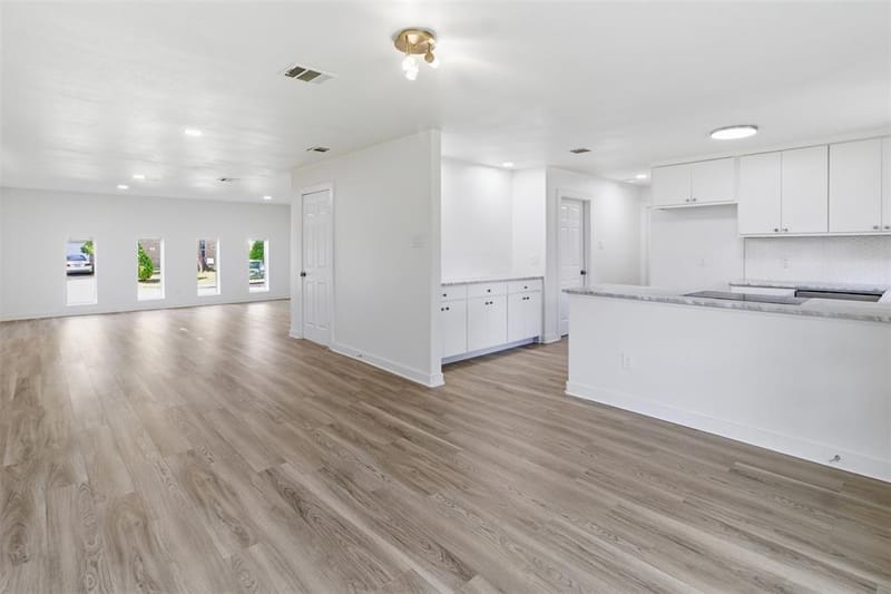 2942 Townsend Drive, Dallas TX 75229 - Photo 18