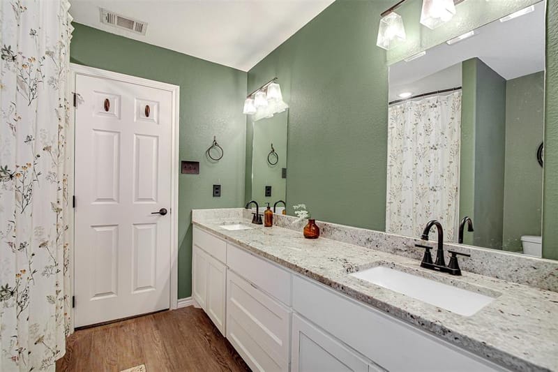 161 Columbia Street, Cleburne TX 76031 - Photo 11