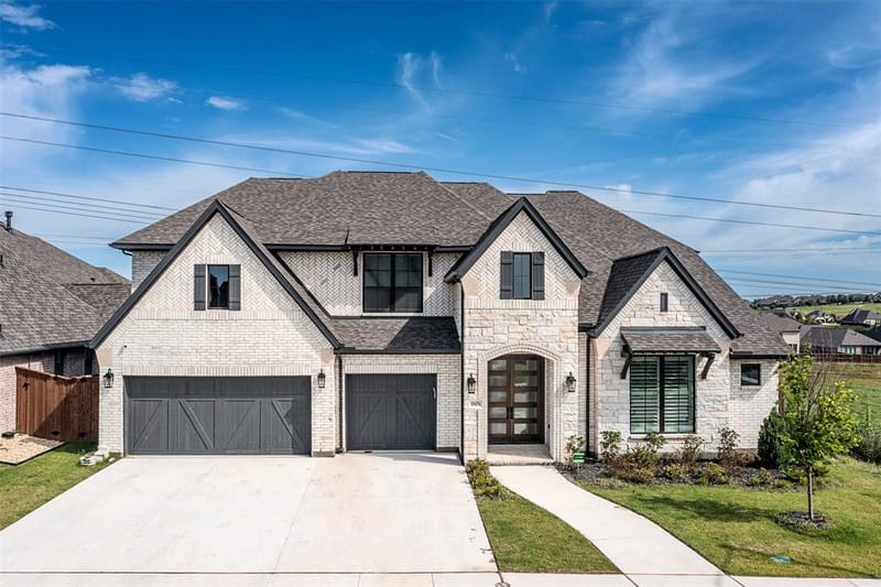 10456 Gray Hills Drive, Fort Worth TX 76126