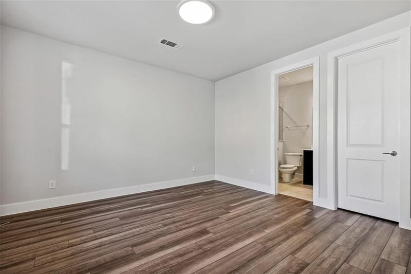 8150 BROMLEY Drive, Dallas TX 75231 - Photo 6