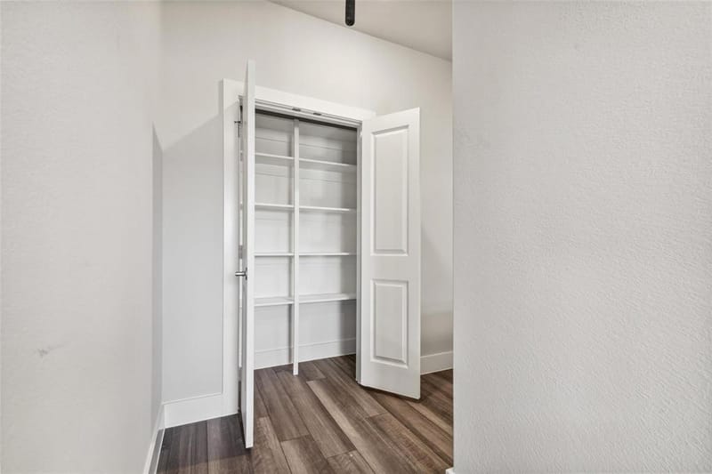 8150 BROMLEY Drive, Dallas TX 75231 - Photo 20