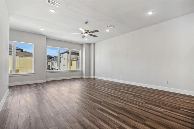 8150 BROMLEY Drive, Dallas TX 75231 - Photo 10