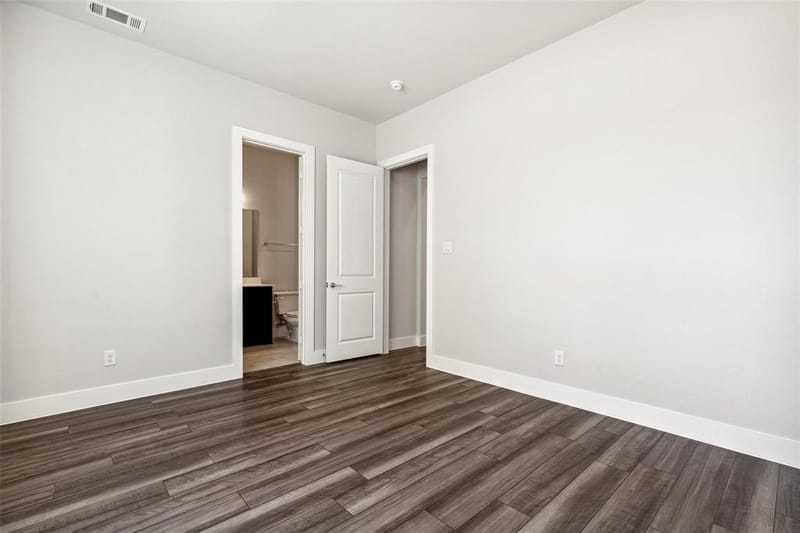 8150 BROMLEY Drive, Dallas TX 75231 - Photo 18
