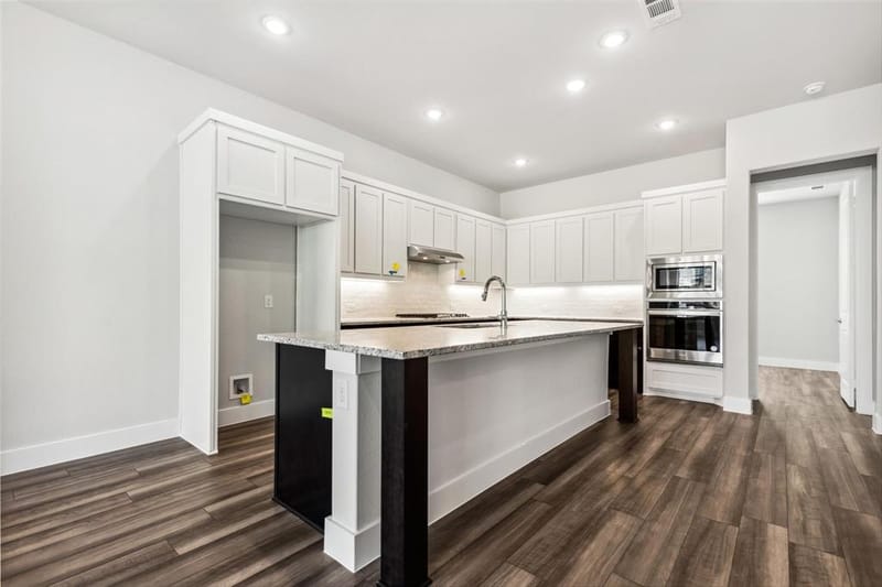 8150 BROMLEY Drive, Dallas TX 75231 - Photo 15