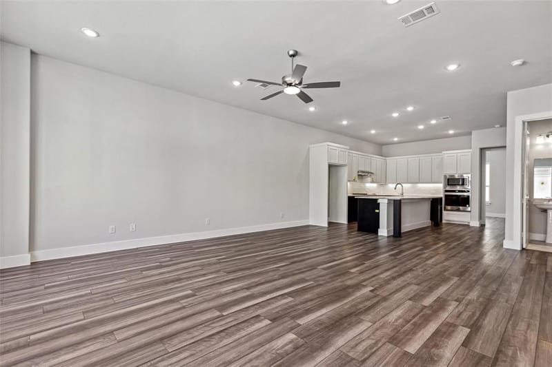 8150 BROMLEY Drive, Dallas TX 75231 - Photo 11