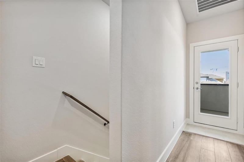 8150 BROMLEY Drive, Dallas TX 75231 - Photo 21