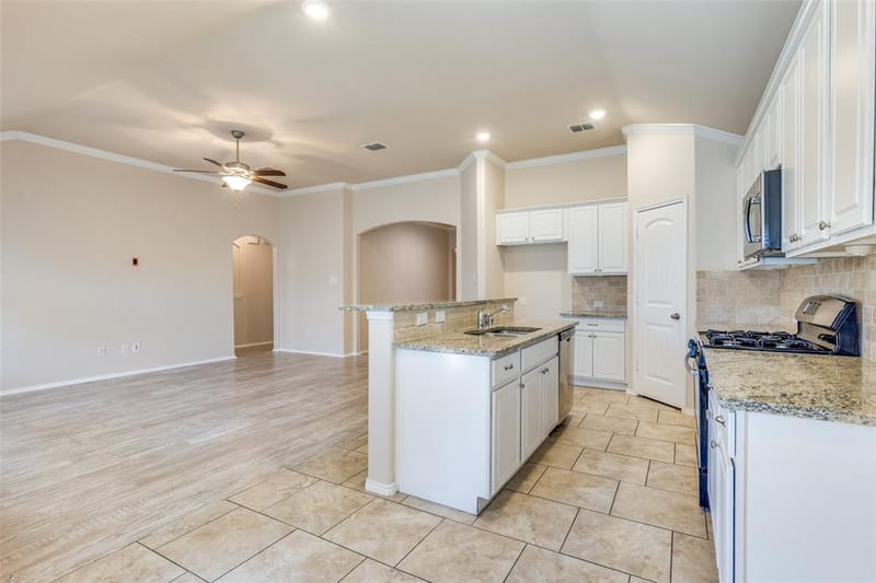 520 Pollyann Trail, Fort Worth TX 76052 - Photo 6