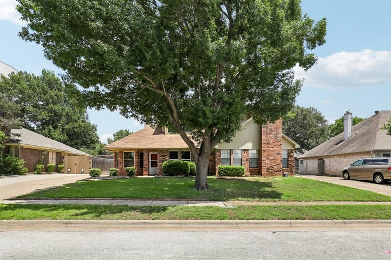 2710 Newkirk Court, Euless TX 76039 - Photo 2