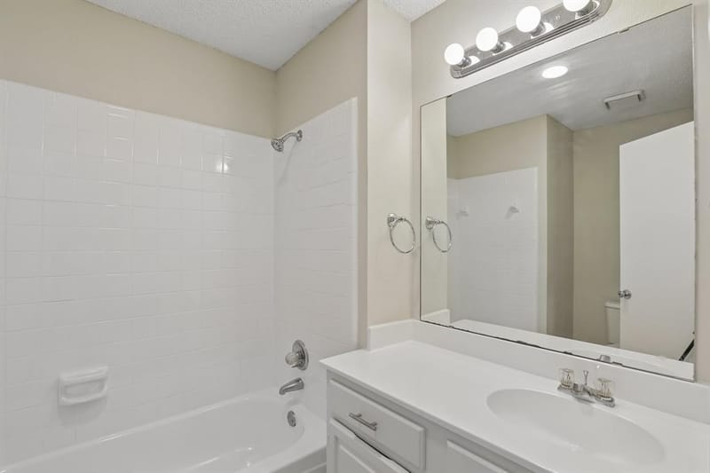 2710 Newkirk Court, Euless TX 76039 - Photo 20