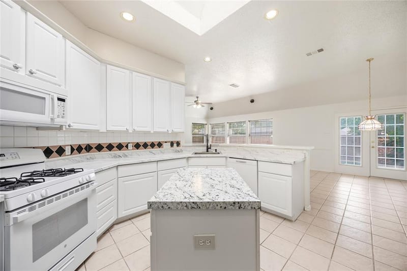 5208 Springflower Drive, Frisco TX 75035 - Photo 14