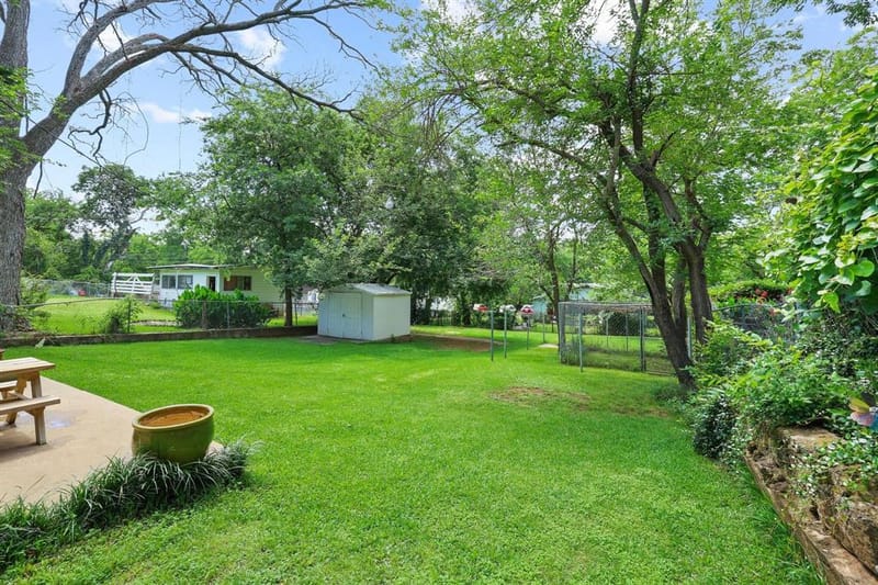 1322 W Chestnut Street, Denison TX 75020 - Photo 26