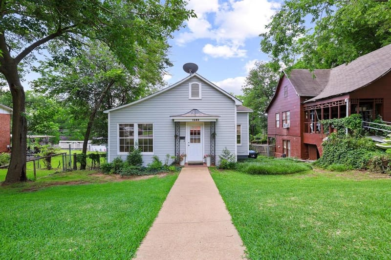 1322 W Chestnut Street, Denison TX 75020