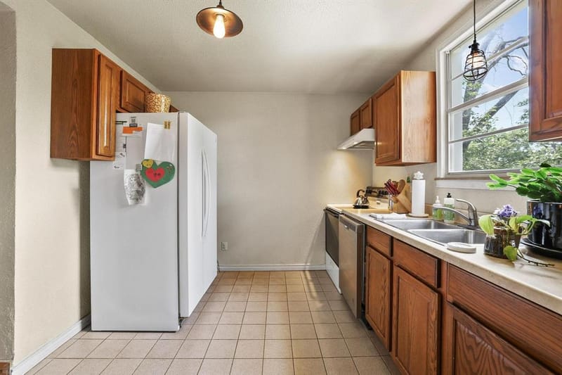 1322 W Chestnut Street, Denison TX 75020 - Photo 11