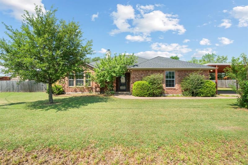 4000 View Point Drive, Granbury TX 76048