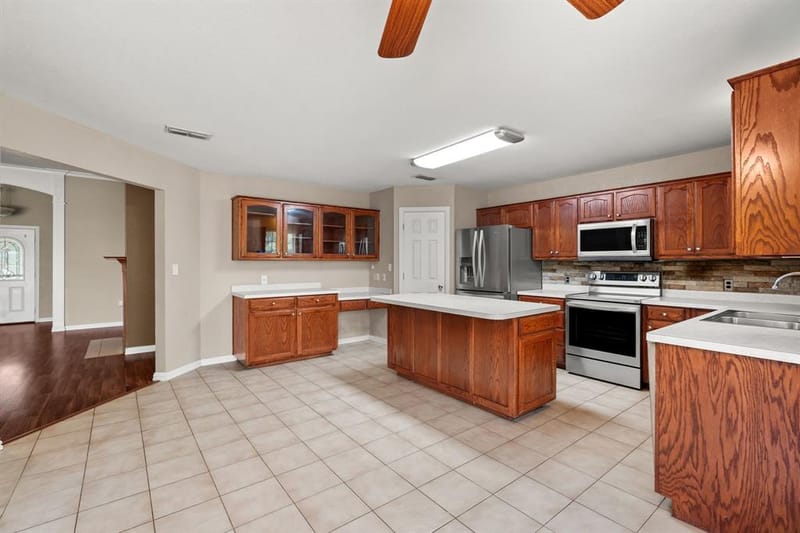 4000 View Point Drive, Granbury TX 76048 - Photo 9