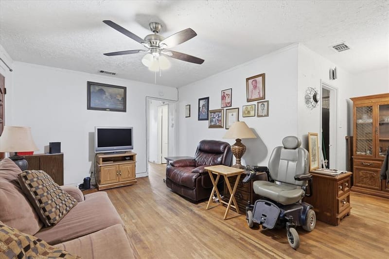 6807 Prosper Street, Dallas TX 75209 - Photo 9