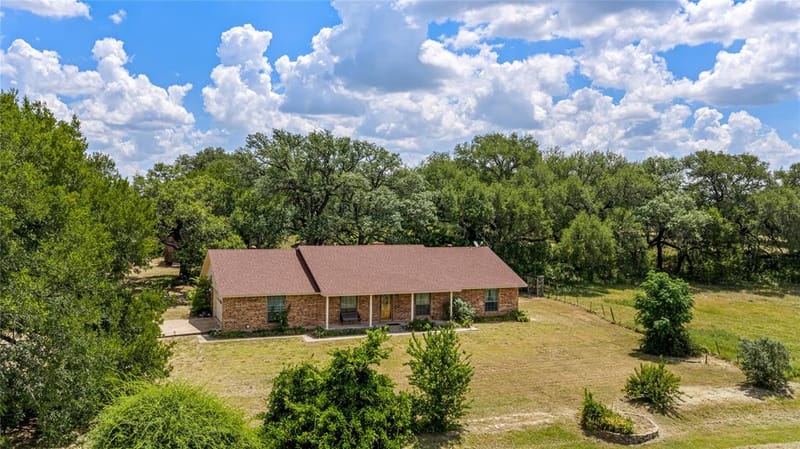 2952 State Hwy 144, Glen Rose TX 76043