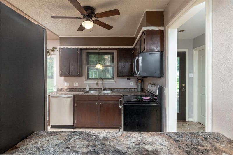 116 La Estada Drive, Weatherford TX 76088 - Photo 12