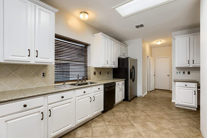 2066 Fair Oaks Circle, Corinth TX 76210 - Photo 13