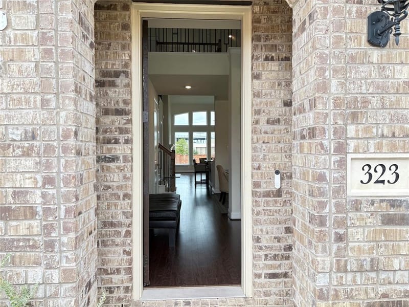 323 Butternut Way, Irving TX 75063 - Photo 3