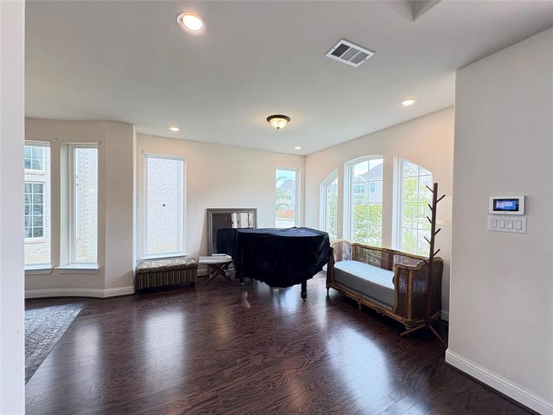 323 Butternut Way, Irving TX 75063 - Photo 5