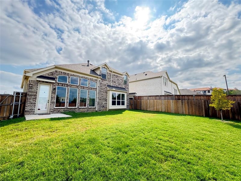 323 Butternut Way, Irving TX 75063 - Photo 33