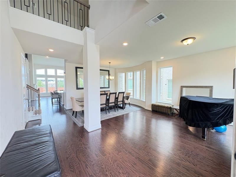 323 Butternut Way, Irving TX 75063 - Photo 4