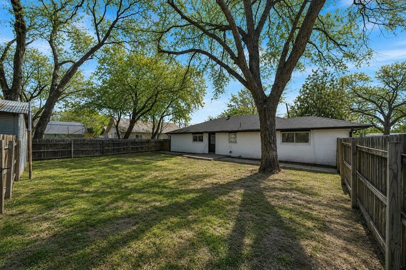 600 N Mill Street, Bowie TX 76230 - Photo 27