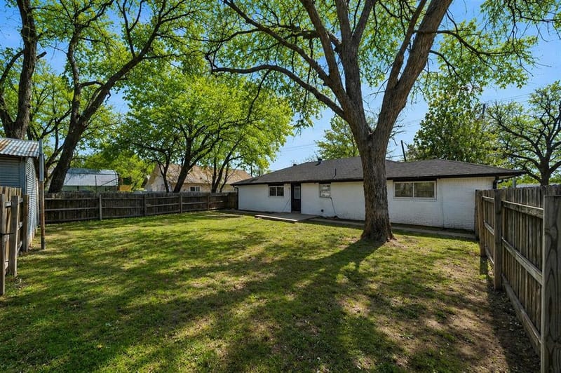 600 N Mill Street, Bowie TX 76230 - Photo 22