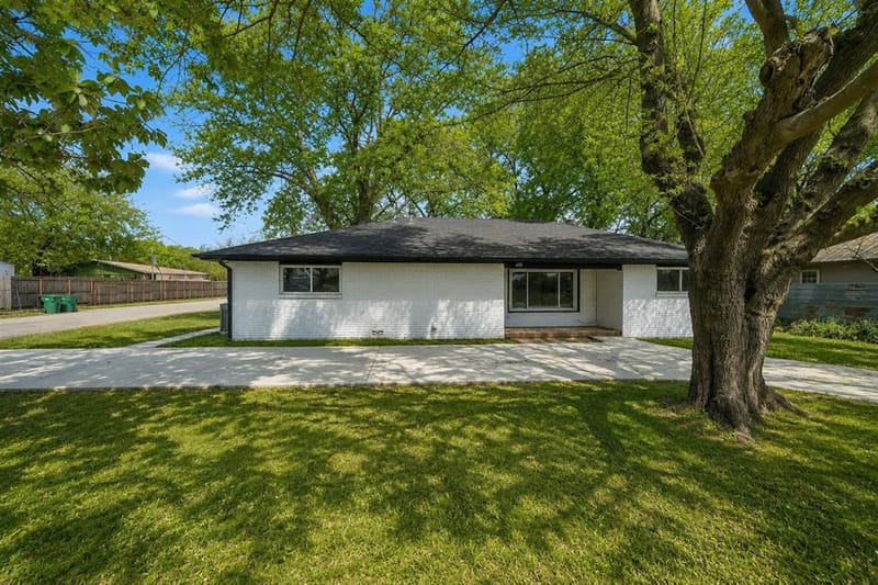 600 N Mill Street, Bowie TX 76230 - Photo 20