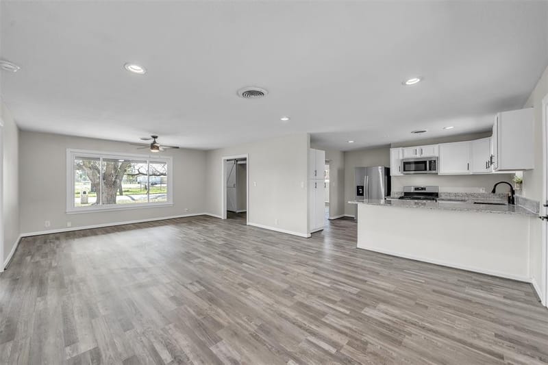 600 N Mill Street, Bowie TX 76230 - Photo 4