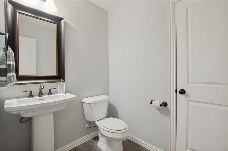8025 Shackelford Drive, Frisco TX 75035 - Photo 15