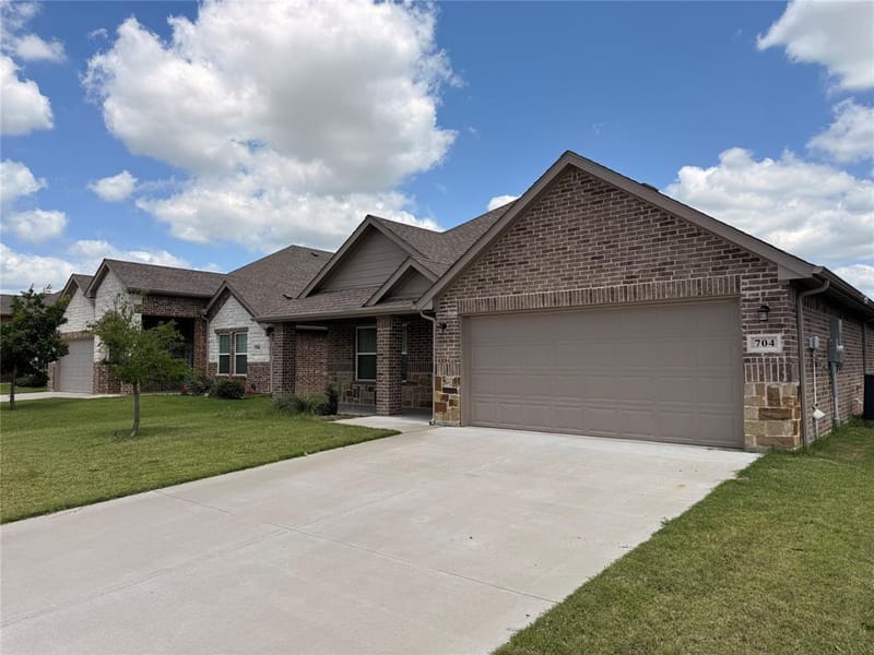 704 Hardaway Drive, Greenville TX 75402 - Photo 3