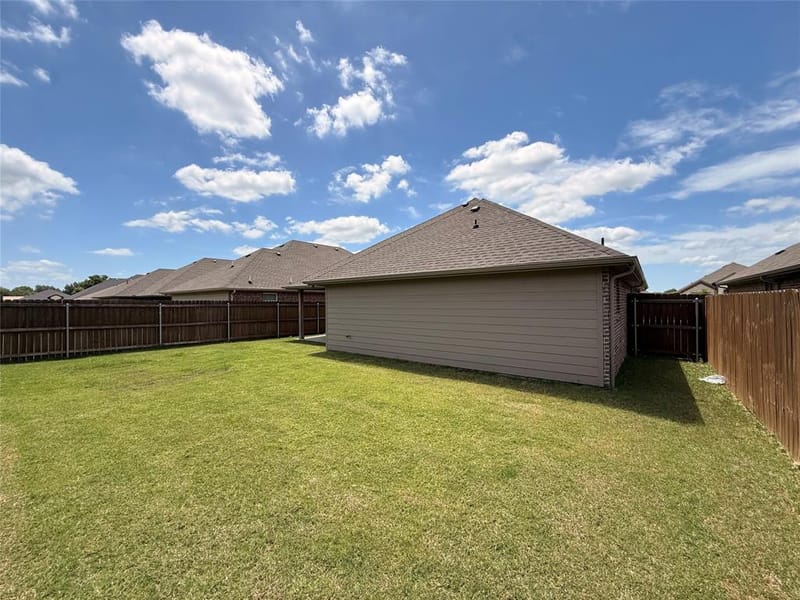 704 Hardaway Drive, Greenville TX 75402 - Photo 20