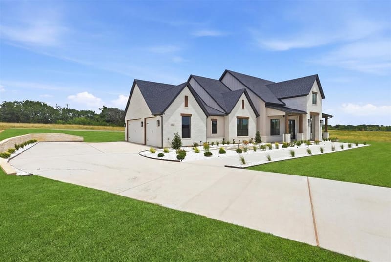 1024 Ranch Vista Road, Granbury TX 76049 - Photo 2