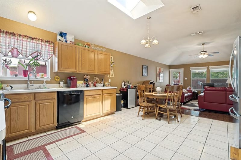 1005 Darren Drive, Burleson TX 76028 - Photo 12