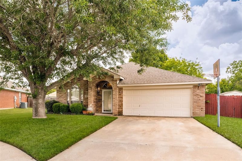 1005 Darren Drive, Burleson TX 76028