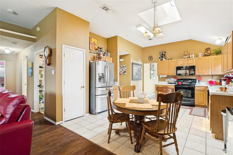 1005 Darren Drive, Burleson TX 76028 - Photo 15