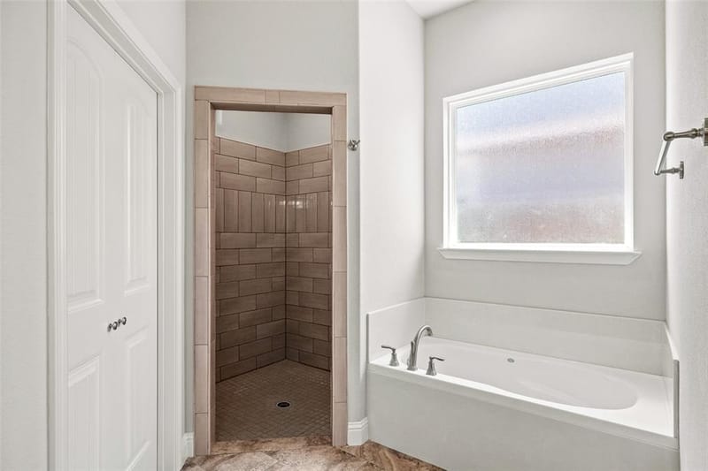 106 King Arthur Court, Glen Rose TX 76043 - Photo 12