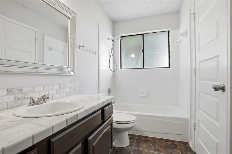 2142 Falcon Ridge Drive, Carrollton TX 75010 - Photo 25