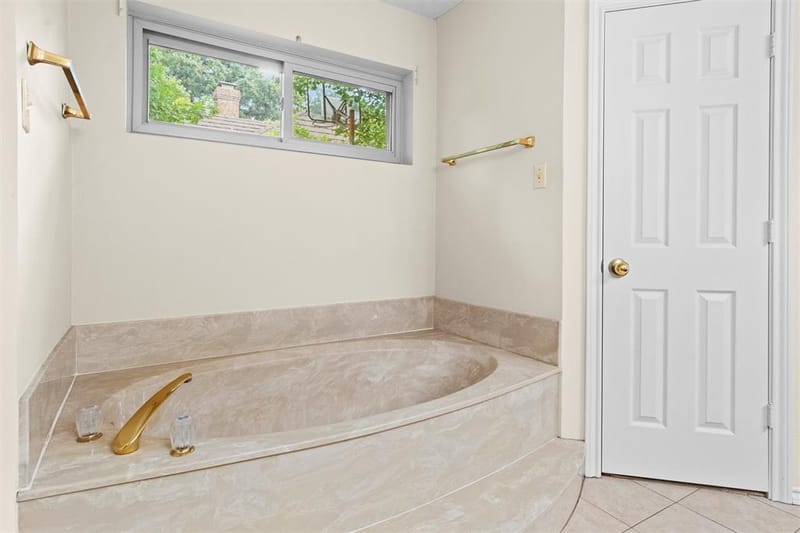 4930 High Creek Drive, Arlington TX 76017 - Photo 22
