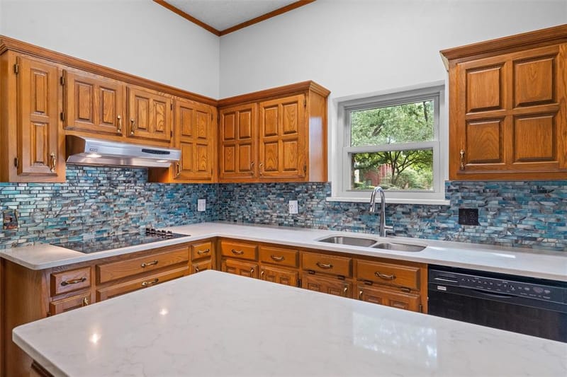 4930 High Creek Drive, Arlington TX 76017 - Photo 11