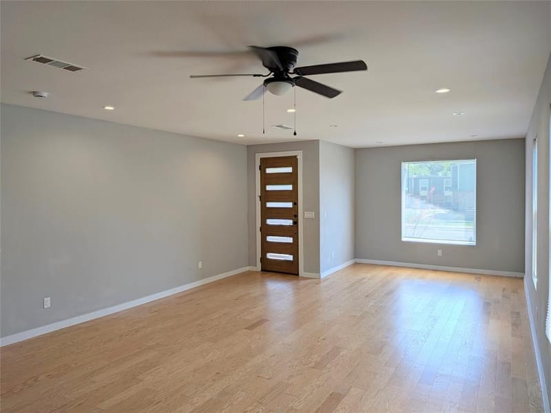 2871 E Overton Road, Dallas TX 75216 - Photo 3