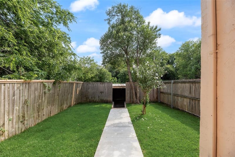 514 Valley Park Drive, Garland TX 75043 - Photo 24