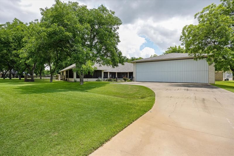 5501 Flagstick Drive, Granbury TX 76049 - Photo 6