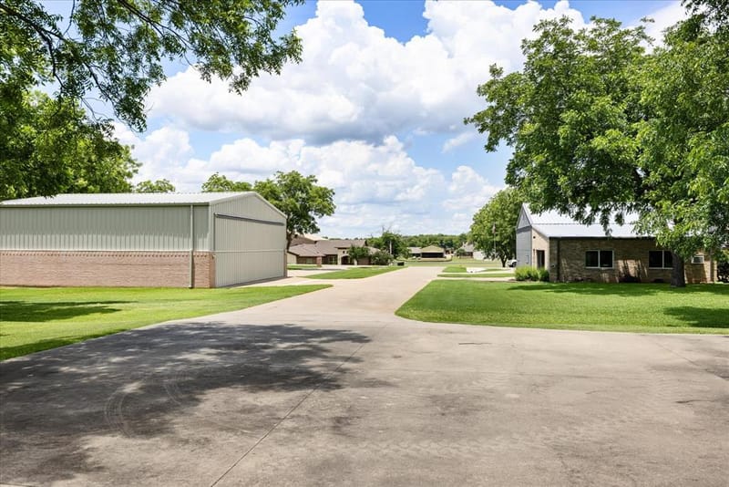 5501 Flagstick Drive, Granbury TX 76049 - Photo 3