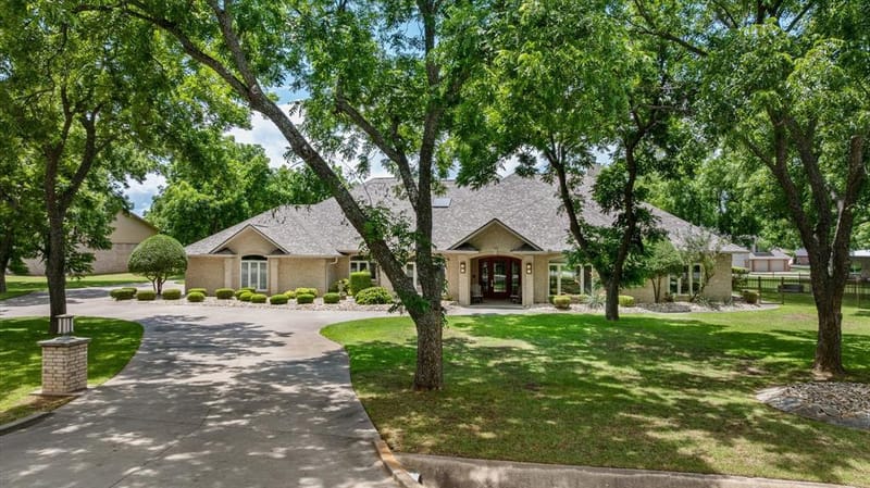 5501 Flagstick Drive, Granbury TX 76049 - Photo 8