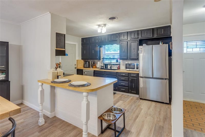 2012 Bradford Drive, Arlington TX 76010 - Photo 6
